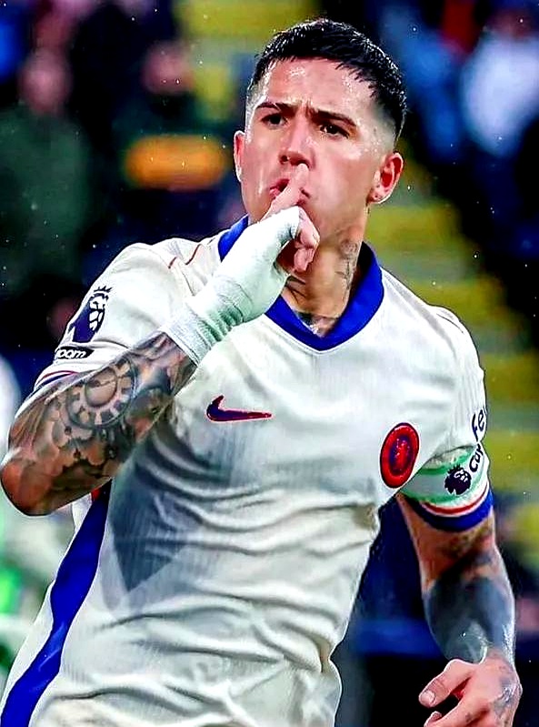 爱游戏体育赛事直播Scout迎来七赛季出色发挥，拜仁观众热烈欢呼！