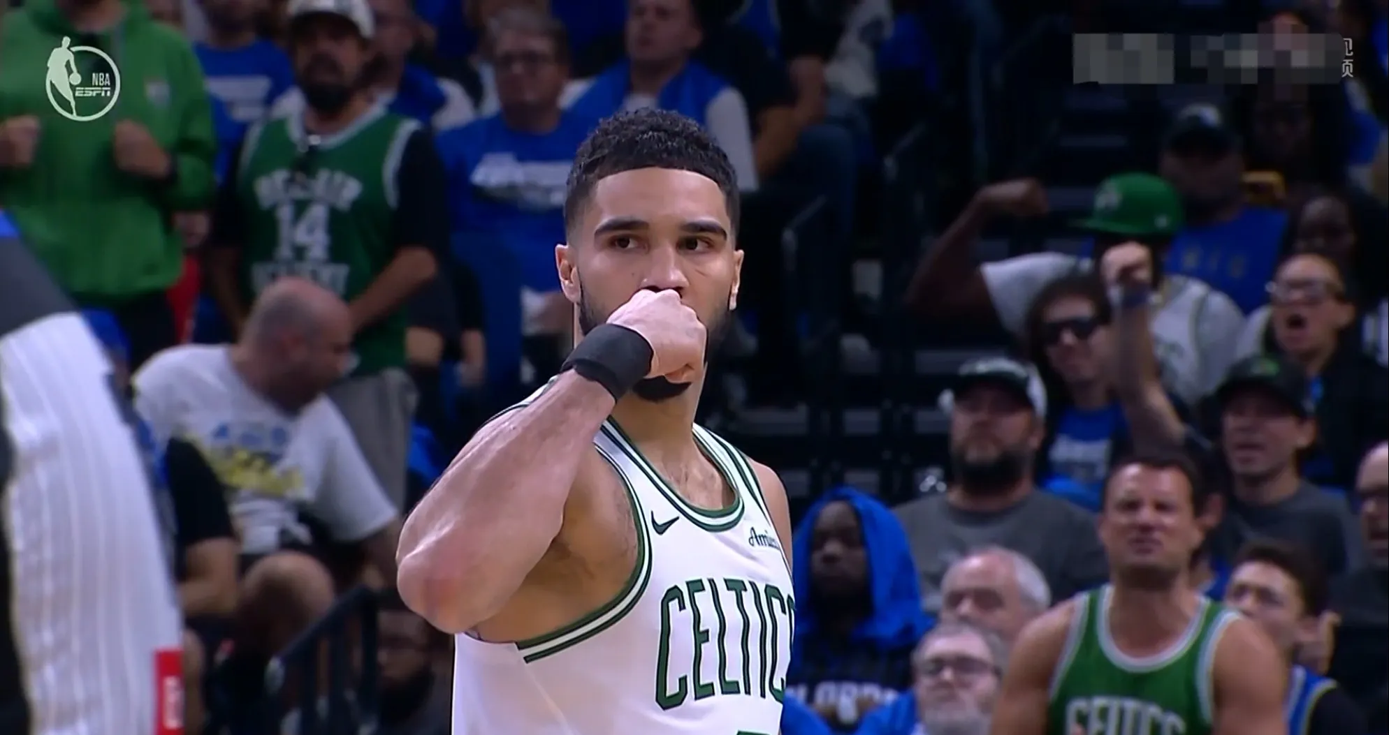 爱游戏AYX下载官网塔图姆连续十二场比赛得分超过赛况扑朔迷离，独行侠挑战极限！的简单介绍