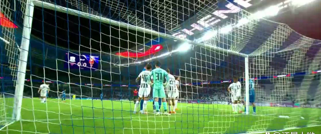 爱游戏体育赛事直播上海申花训练开放日；转会期扳平良机引欢呼；NBA总决赛在即；赛季目标并未改变的简单介绍